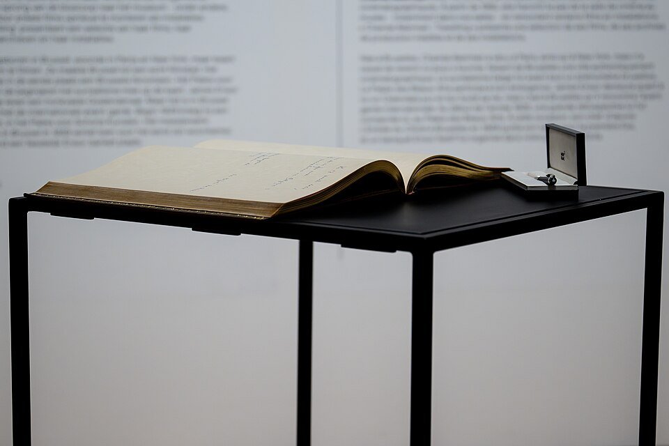 Exhibition 'Histoire de ne pas rire. Surrealism in Belgium' BOZAR - 379.jpg © Belgian Presidency of the Council of the European Union Julien Nizet
