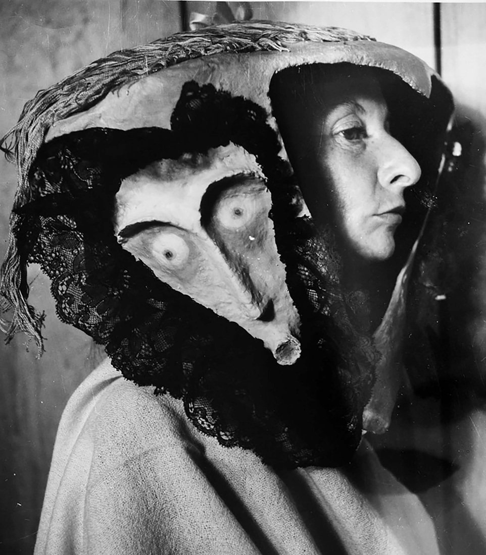 Remedios Varo: 5 libros para descubrir a la pintora surrealista